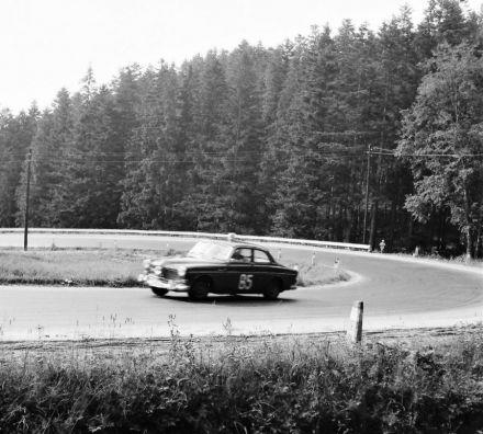 Poul Christian Olsen i Tom Belsø – Volvo 122 S.